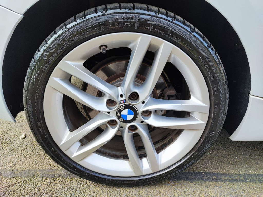 BMW 1 SERIES