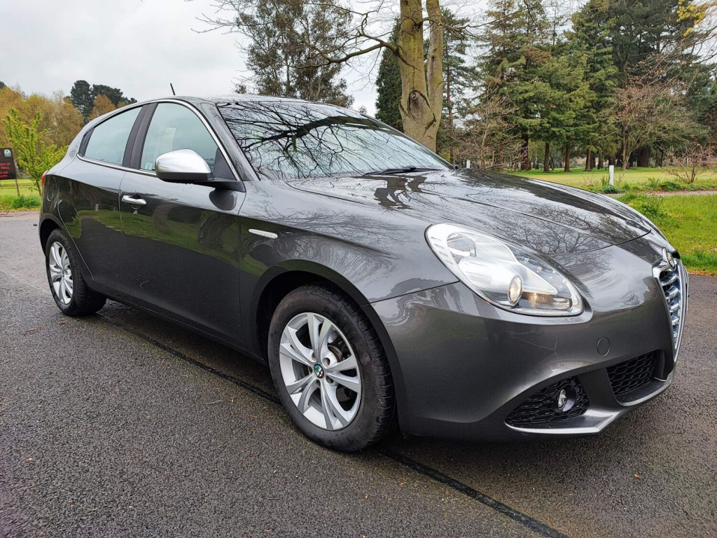 View ALFA ROMEO GIULIETTA 1.6 JTDM-2 Lusso Euro 5 (s/s) 5dr