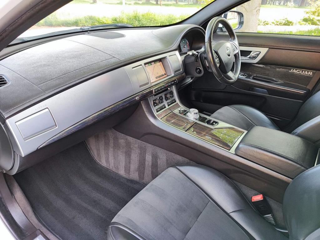 JAGUAR XF