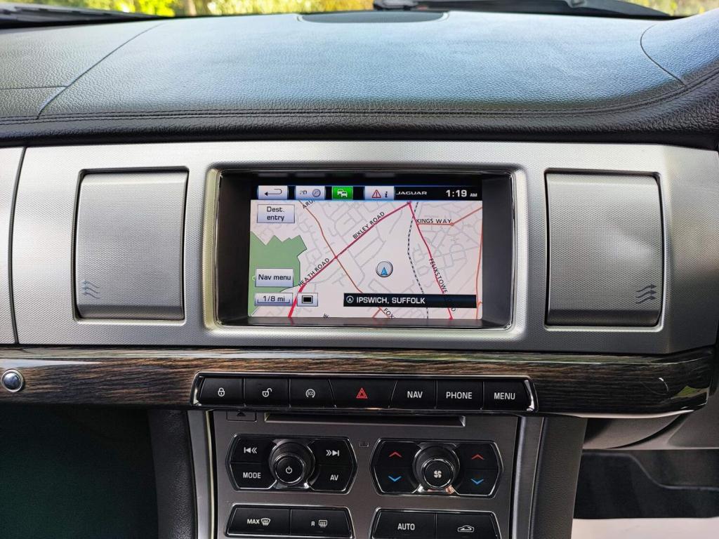 JAGUAR XF