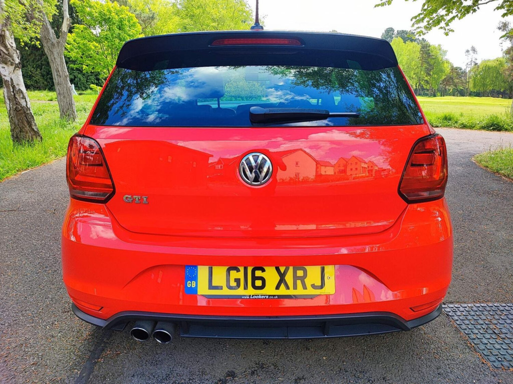 VOLKSWAGEN POLO