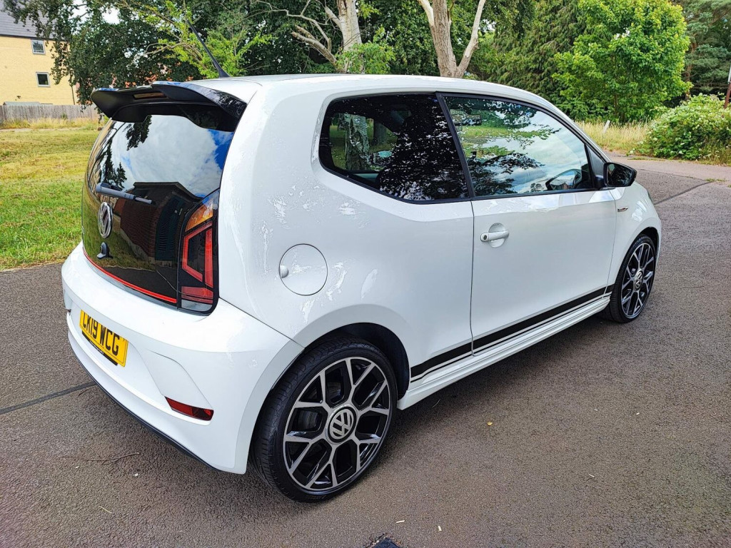 VOLKSWAGEN UP