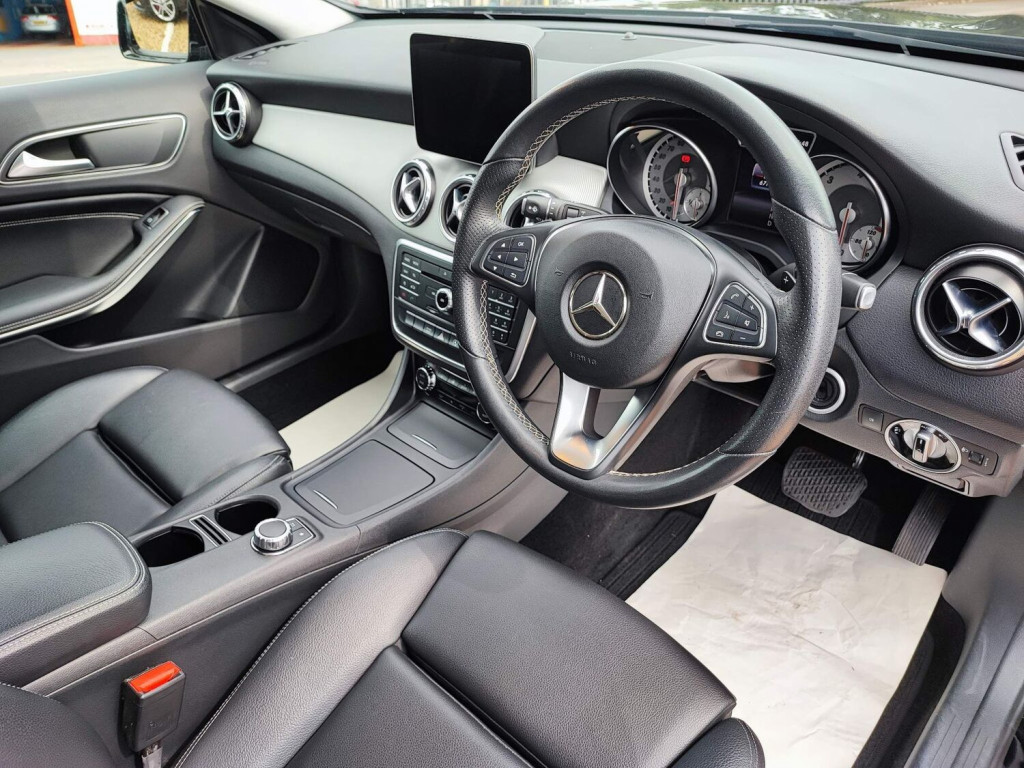MERCEDES-BENZ GLA CLASS