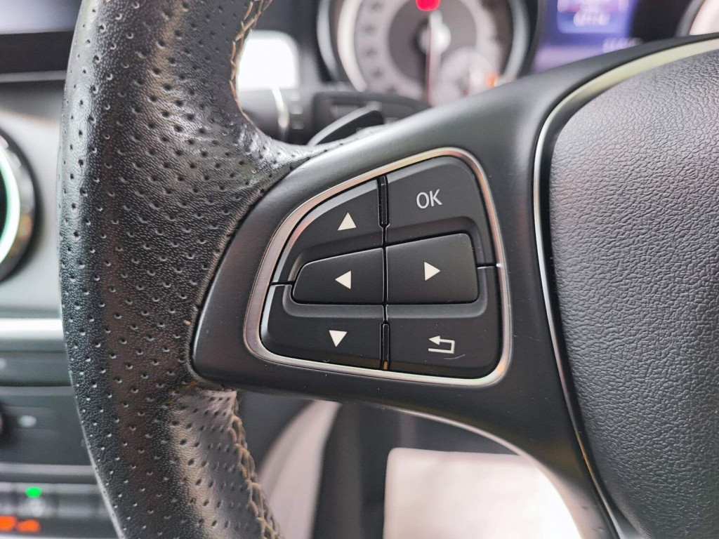 MERCEDES-BENZ GLA CLASS