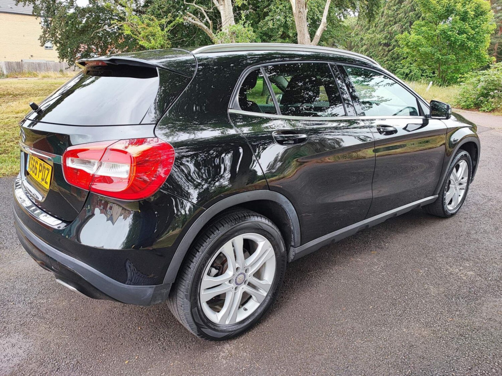 MERCEDES-BENZ GLA CLASS