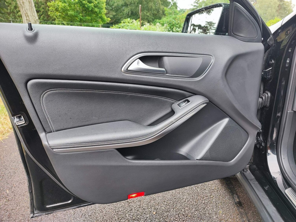 MERCEDES-BENZ GLA CLASS