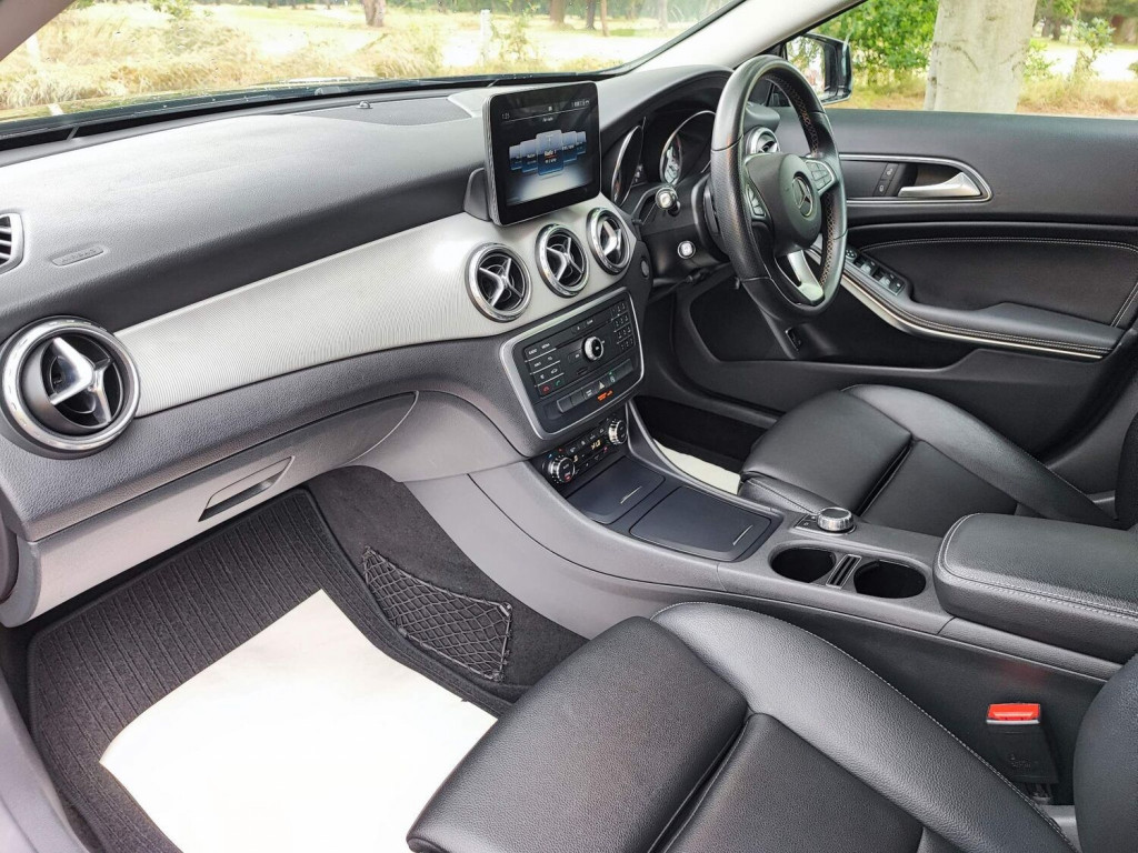 MERCEDES-BENZ GLA CLASS