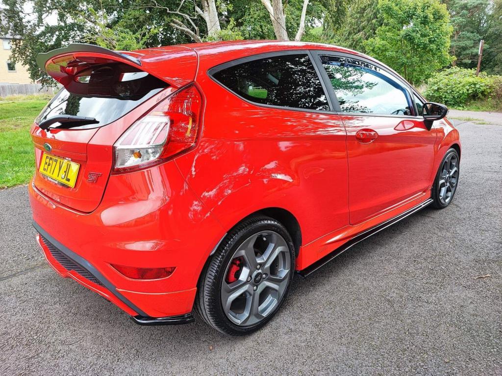 View FORD FIESTA 1.6T EcoBoost ST-3 Euro 6 3dr