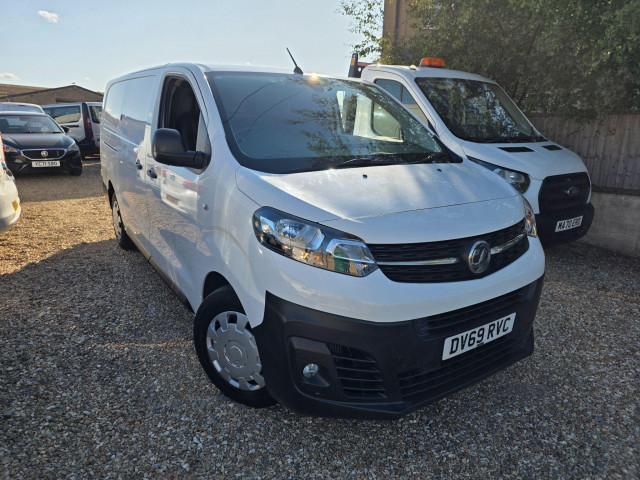 VAUXHALL VIVARO