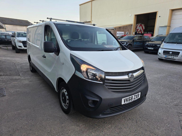 VAUXHALL VIVARO