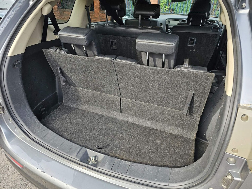 MITSUBISHI OUTLANDER