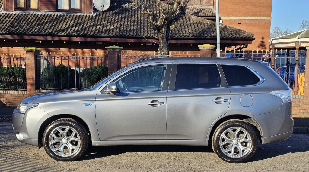 MITSUBISHI OUTLANDER
