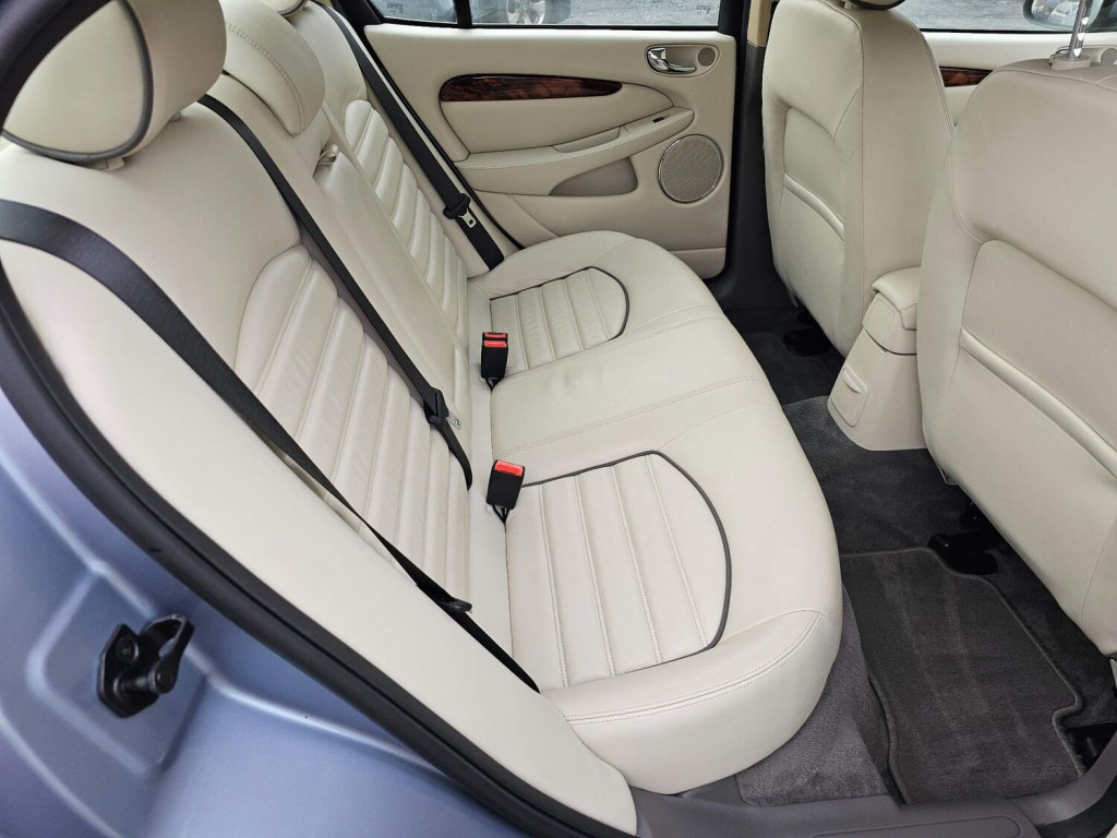 JAGUAR X-TYPE