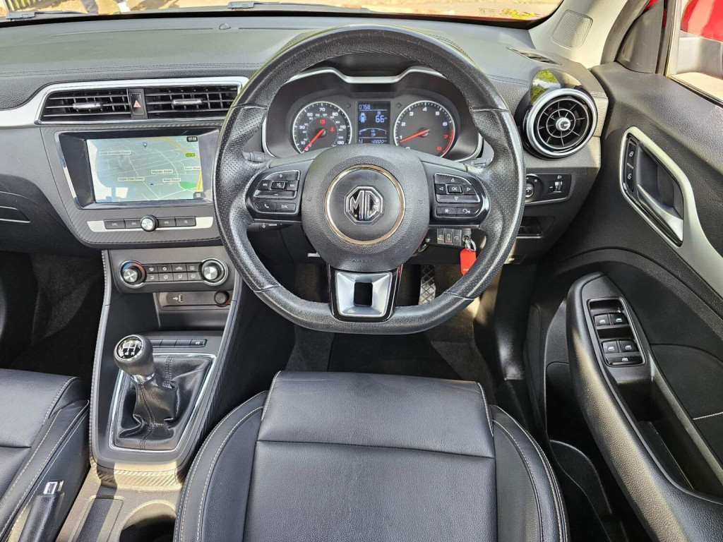 MG ZS