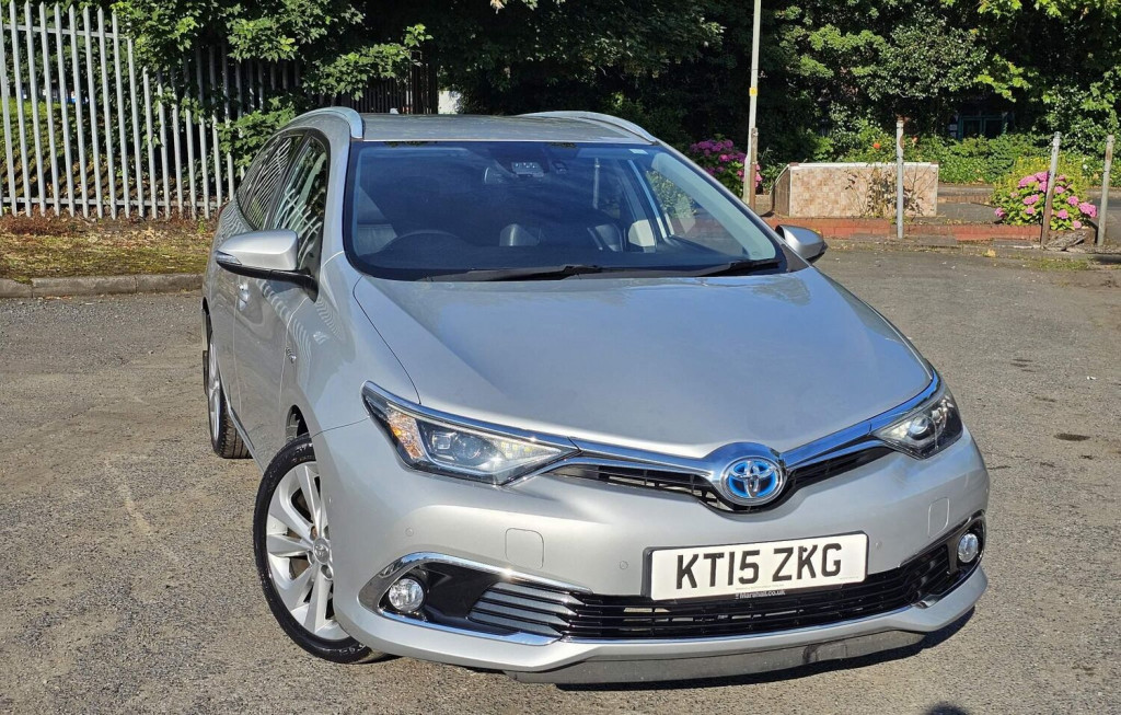 TOYOTA AURIS