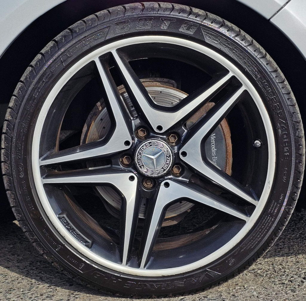 MERCEDES-BENZ CLA