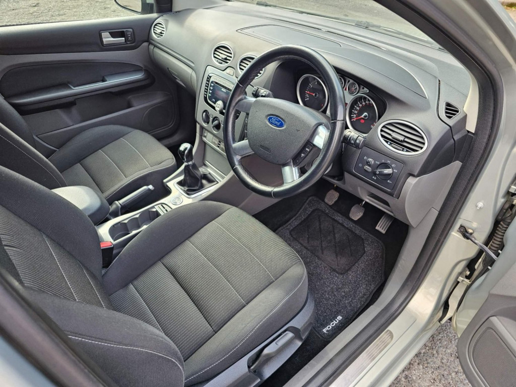FORD FOCUS