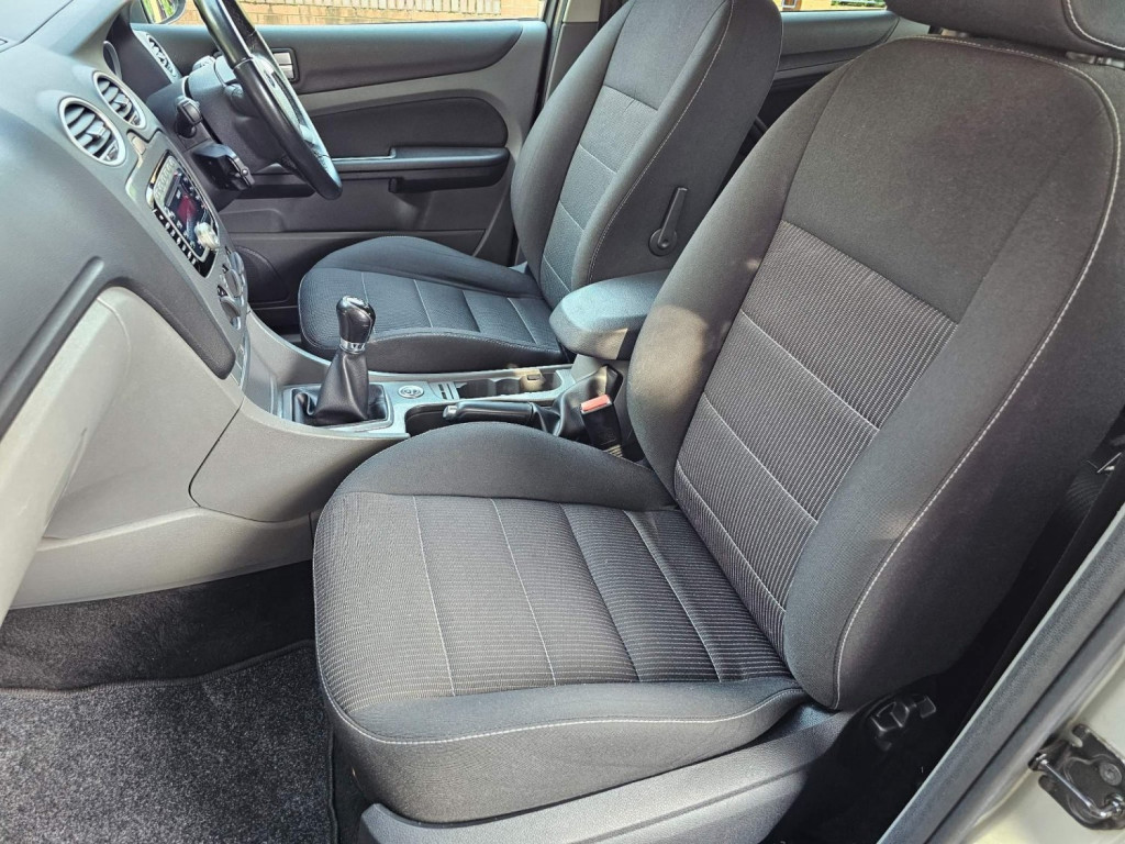 FORD FOCUS