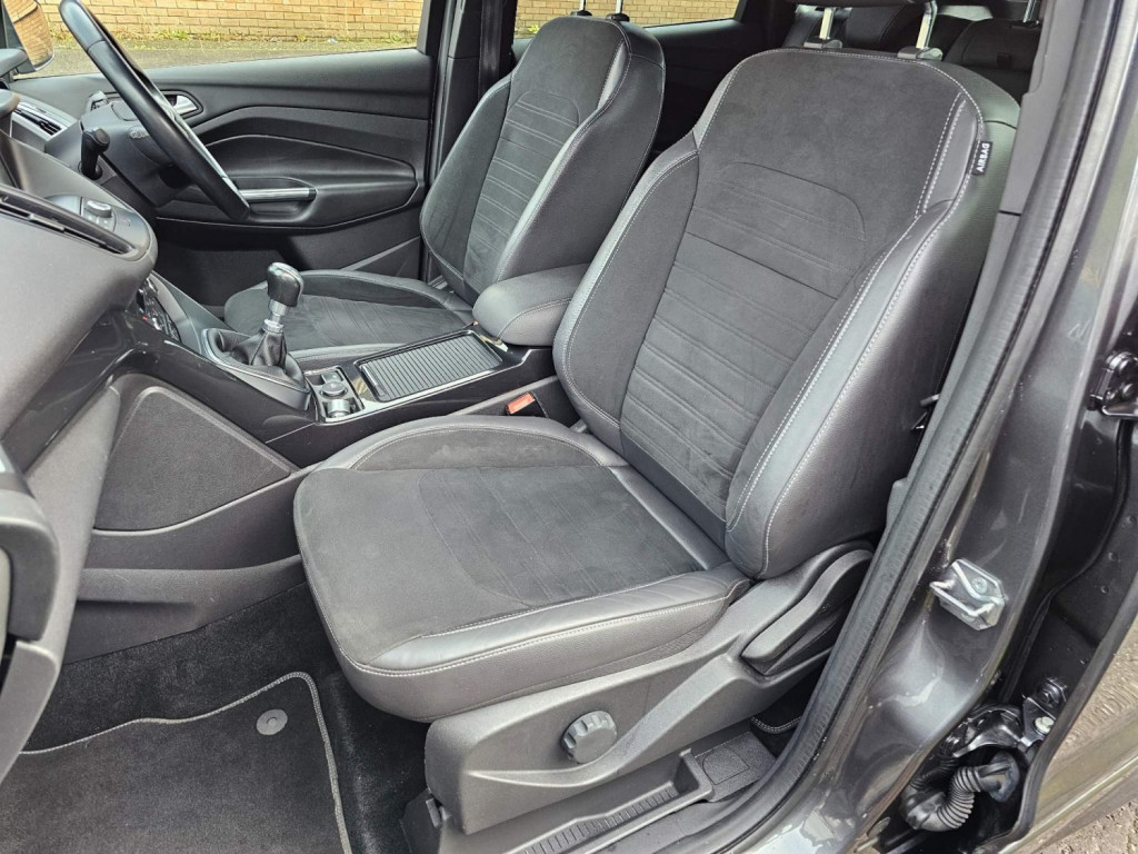 FORD KUGA