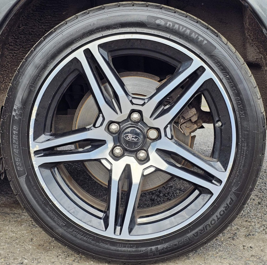 FORD KUGA