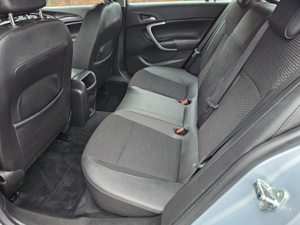 VAUXHALL INSIGNIA