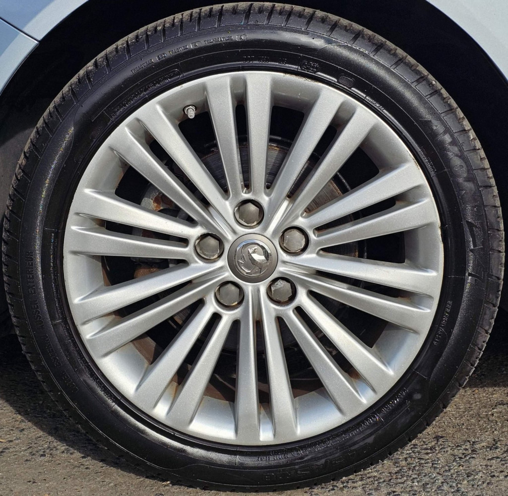 VAUXHALL INSIGNIA