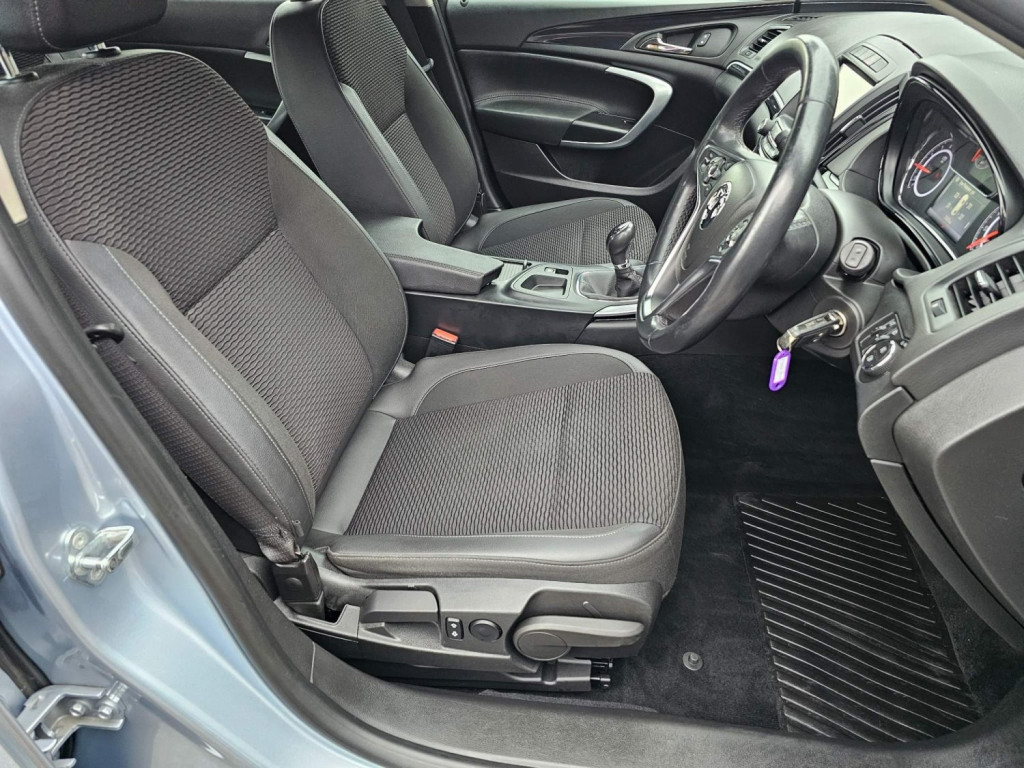 VAUXHALL INSIGNIA
