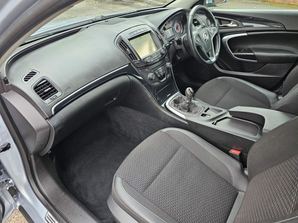 VAUXHALL INSIGNIA