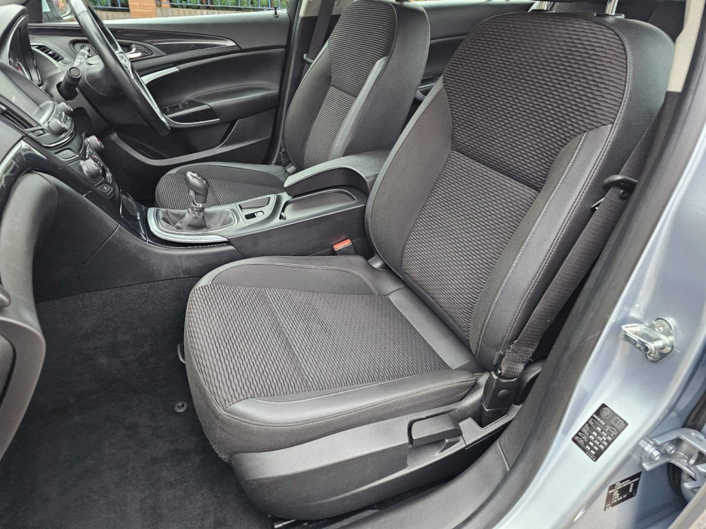 VAUXHALL INSIGNIA