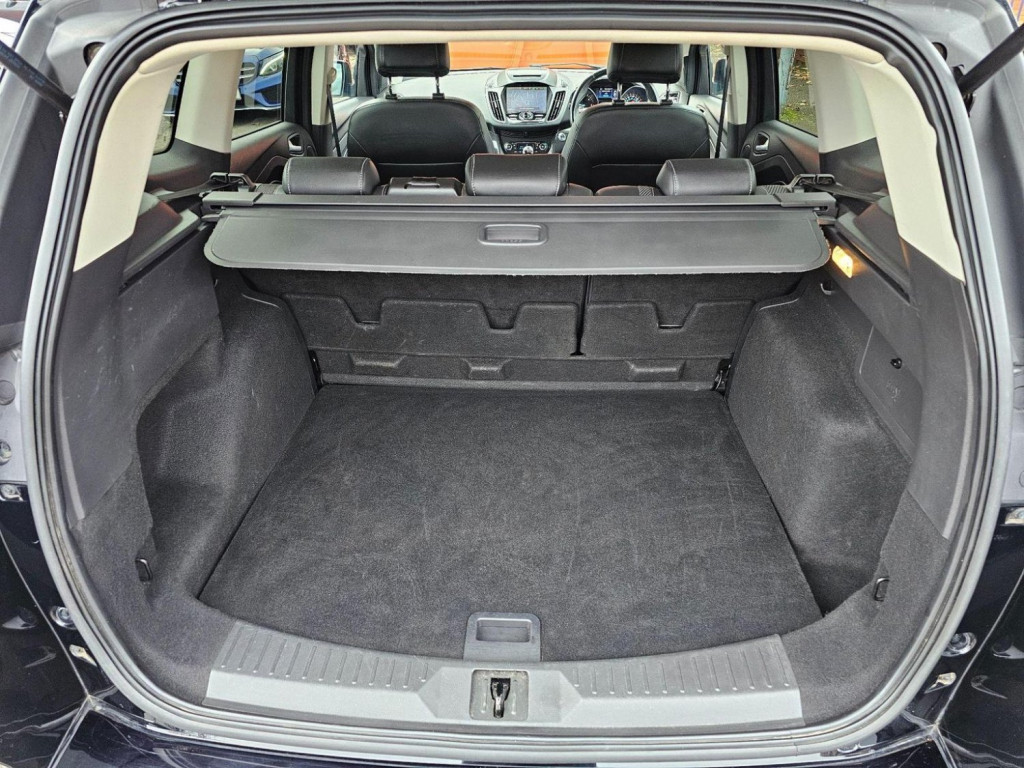 FORD KUGA