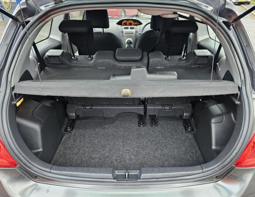 TOYOTA YARIS