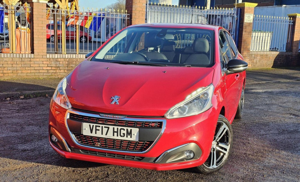 PEUGEOT 208
