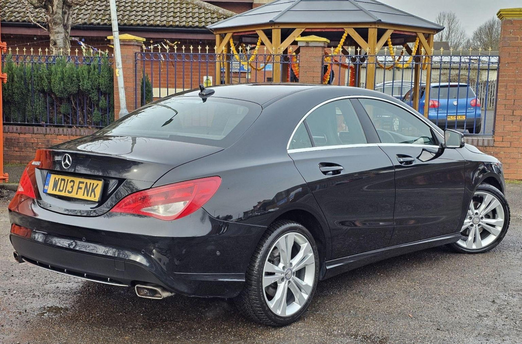 MERCEDES-BENZ CLA