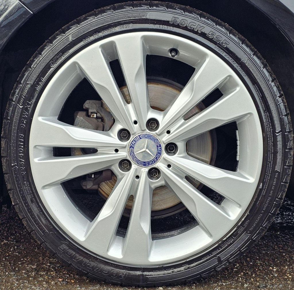 MERCEDES-BENZ CLA