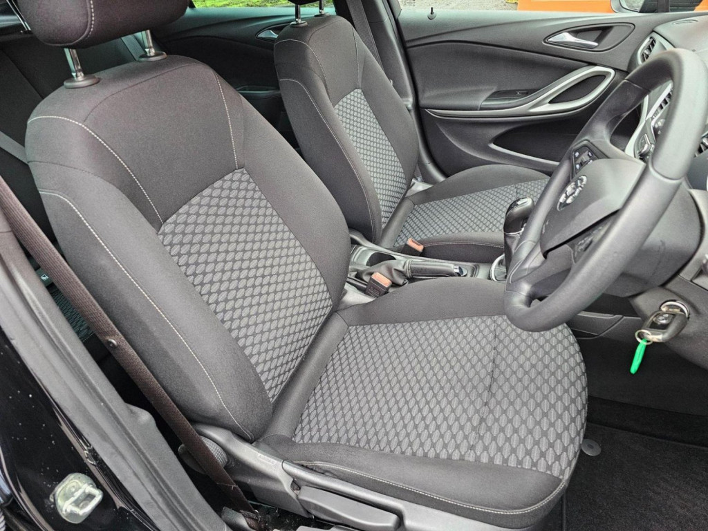 VAUXHALL ASTRA