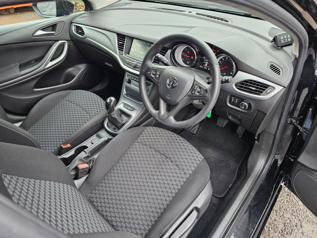 VAUXHALL ASTRA