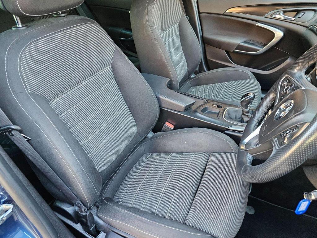 VAUXHALL INSIGNIA
