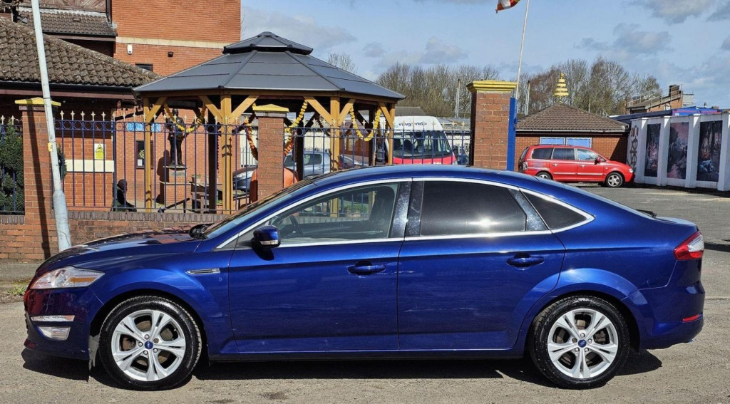 FORD MONDEO