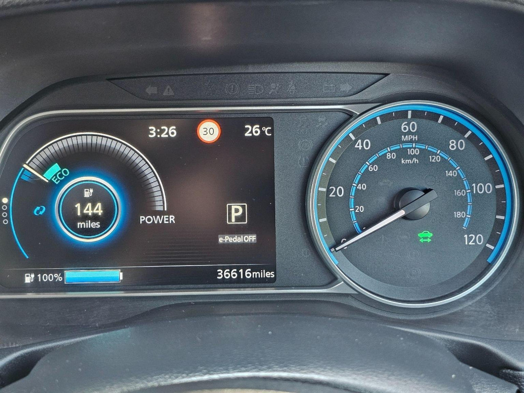 NISSAN LEAF