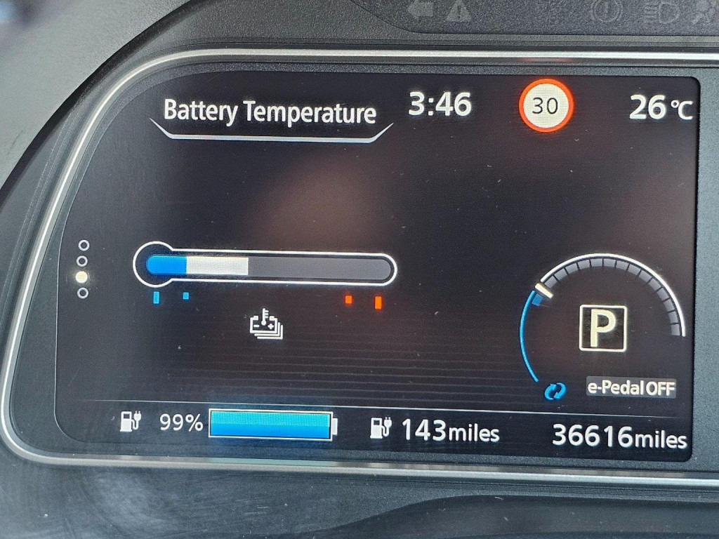 NISSAN LEAF