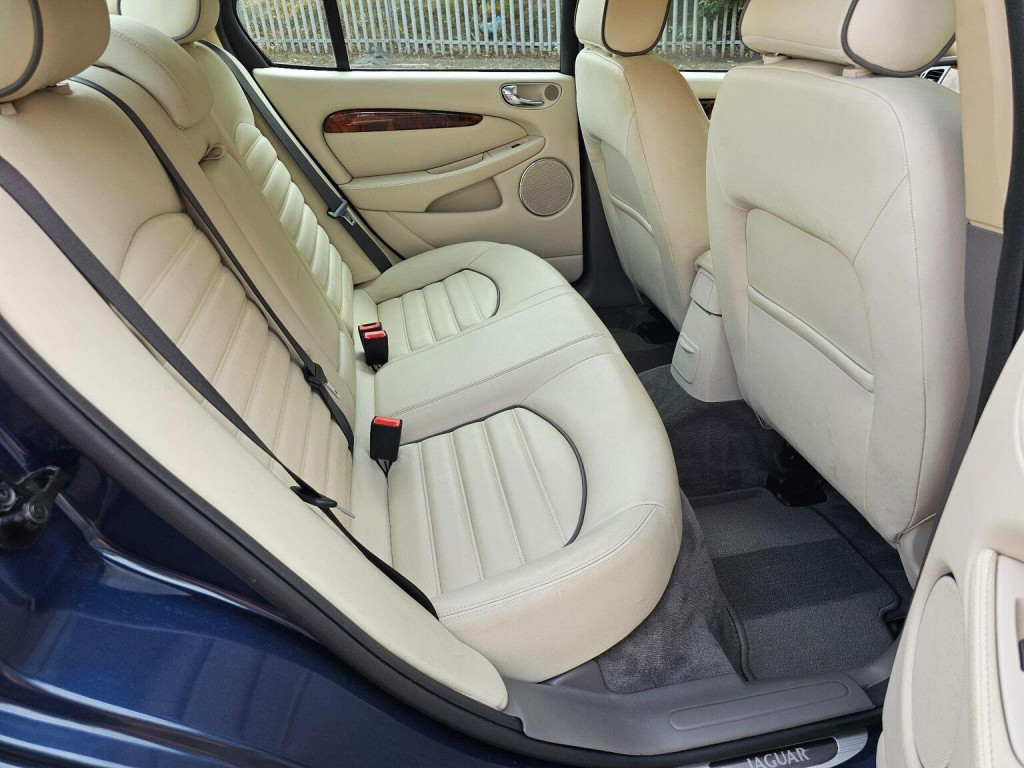 JAGUAR X-TYPE