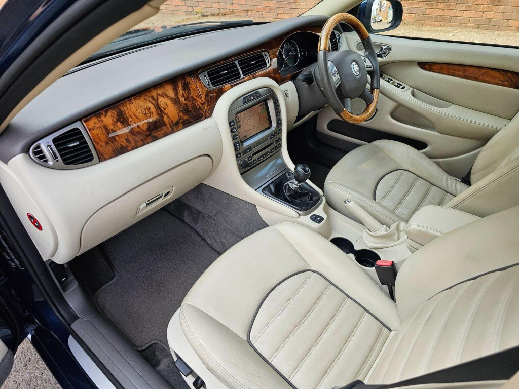 JAGUAR X-TYPE