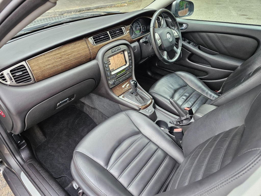 JAGUAR X-TYPE