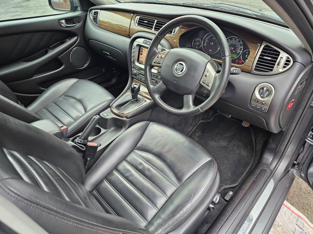 JAGUAR X-TYPE