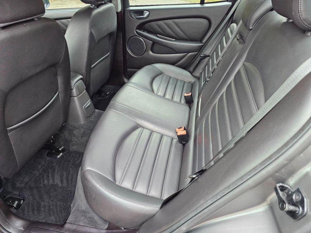 JAGUAR X-TYPE