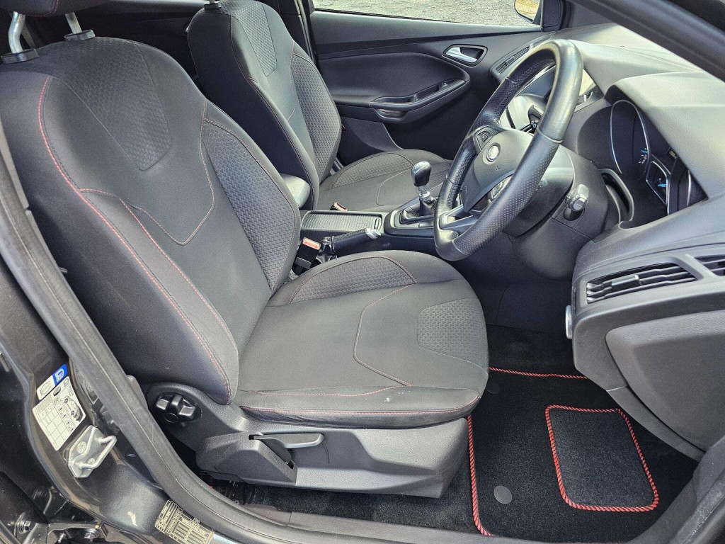FORD FOCUS
