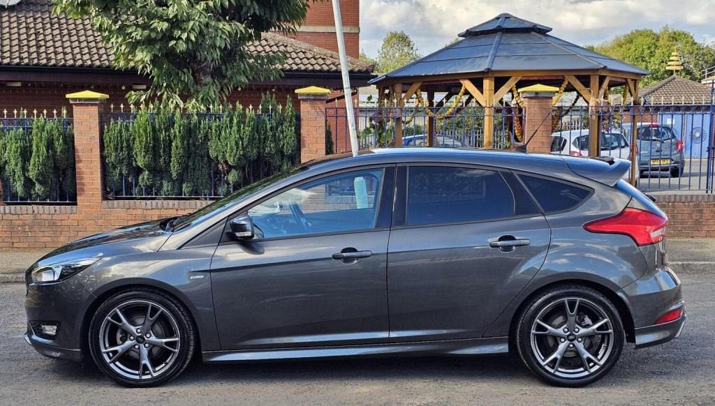 FORD FOCUS