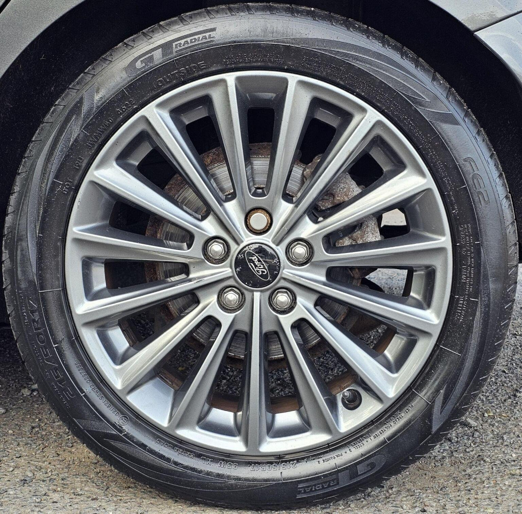 FORD FOCUS