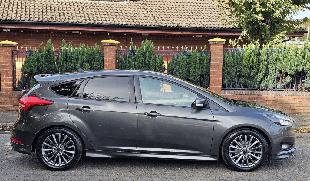 FORD FOCUS
