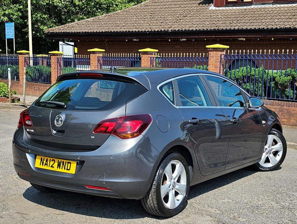 VAUXHALL ASTRA